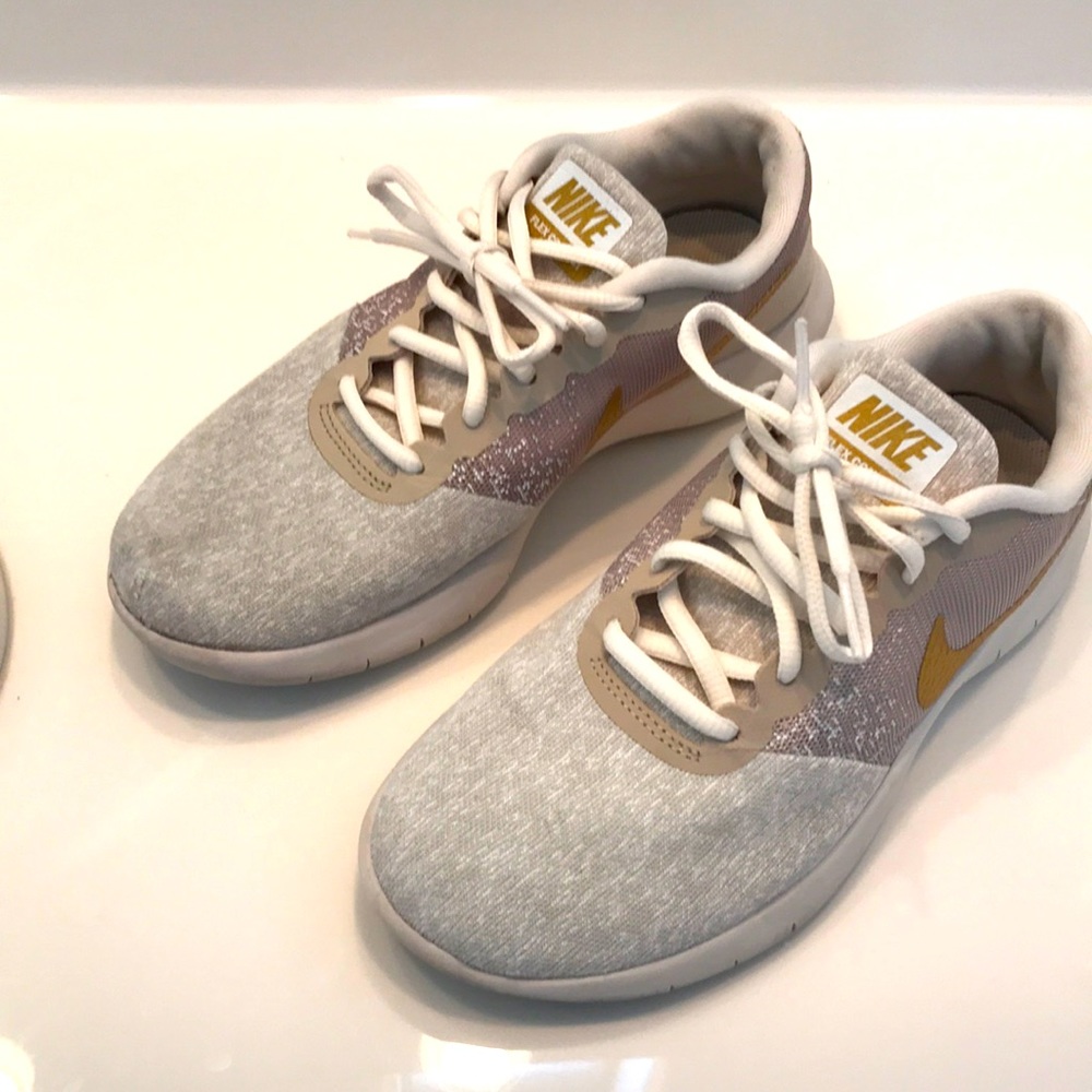 Nike flex contact size 7